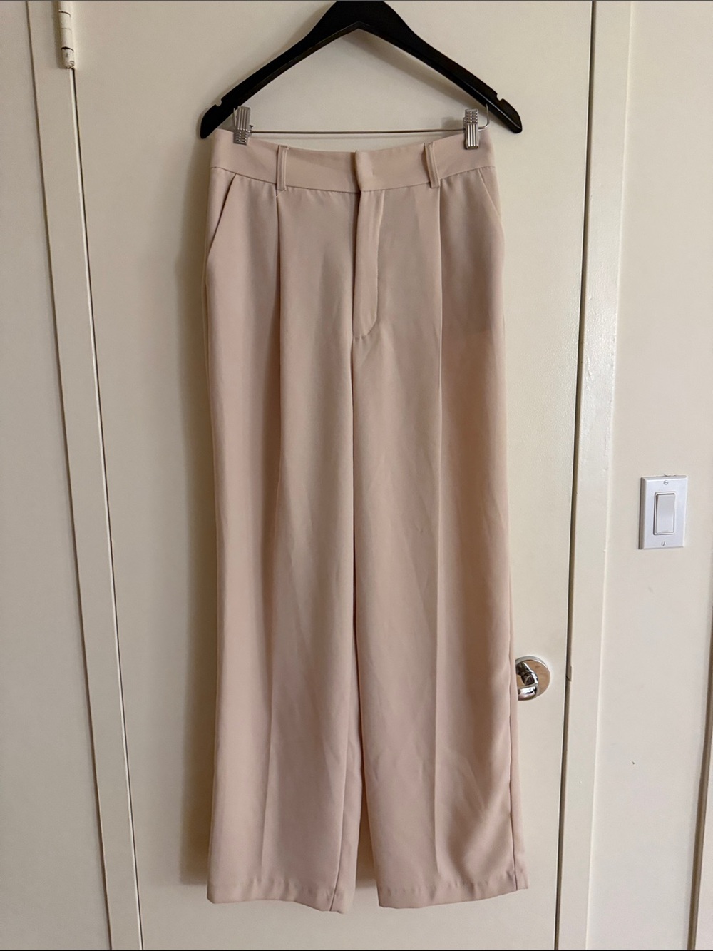 Wide-Leg High-Rise Pants in Light Beige